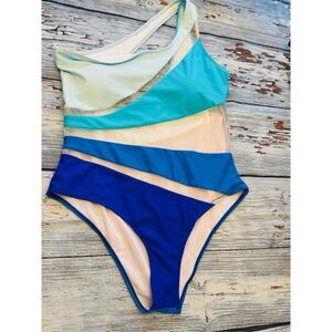 One piece swimwear no brand noted size L 80% polyester 20% elastic new without t
